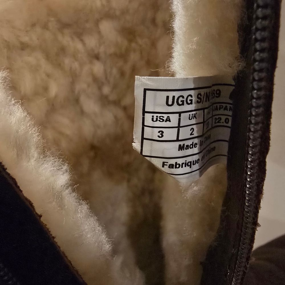 🧡 UGG Dark Brown Kensington Leather Boots 3 - Picture 8 of 8